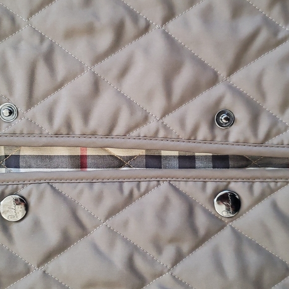 Authentic Burberry  quilted Jacket - Picture 12 of 14